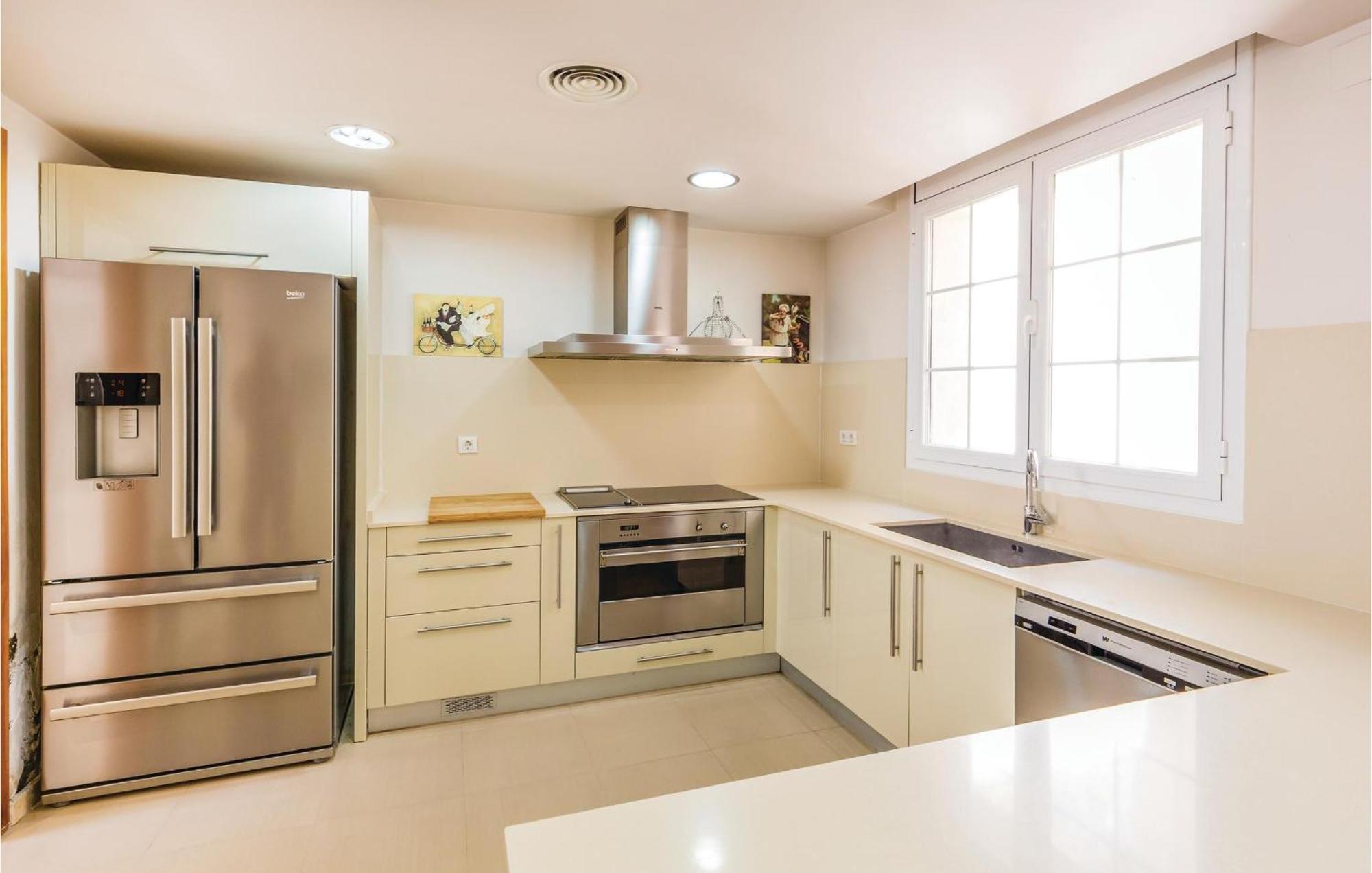 Nice Home In Cabrils With House A Mountain View Cambrils Exterior foto