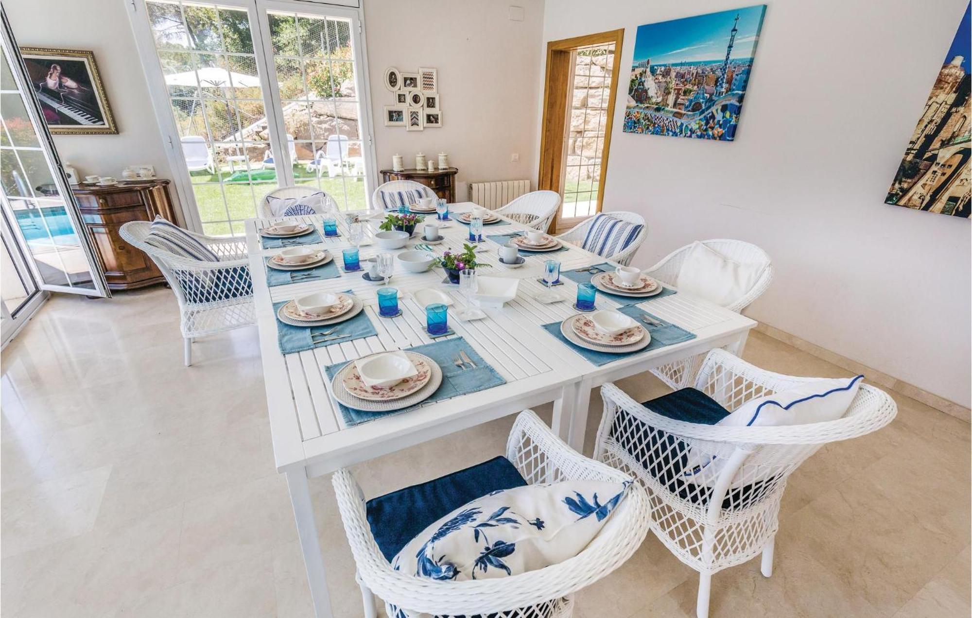 Nice Home In Cabrils With House A Mountain View Cambrils Exterior foto