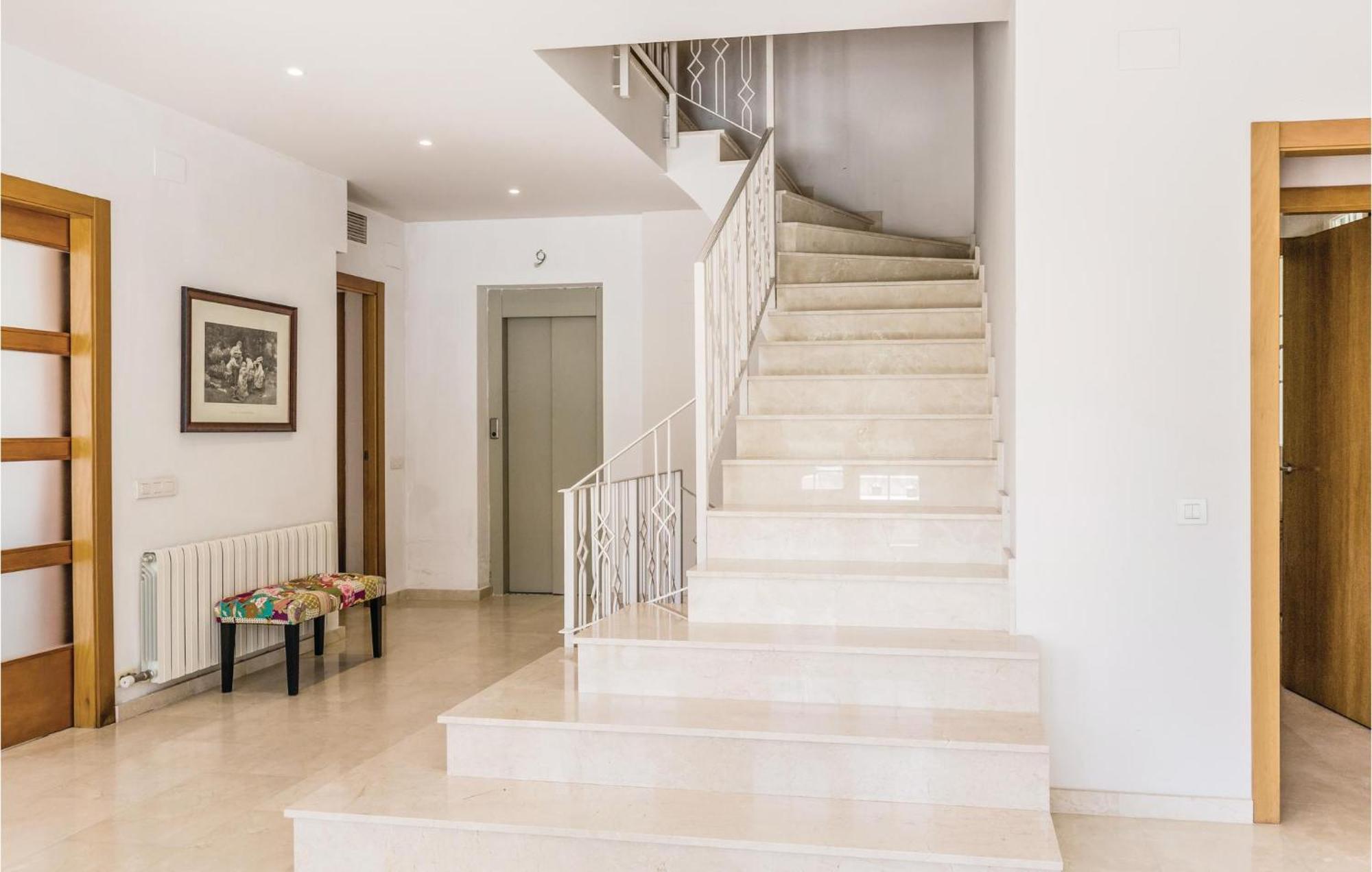 Nice Home In Cabrils With House A Mountain View Cambrils Exterior foto