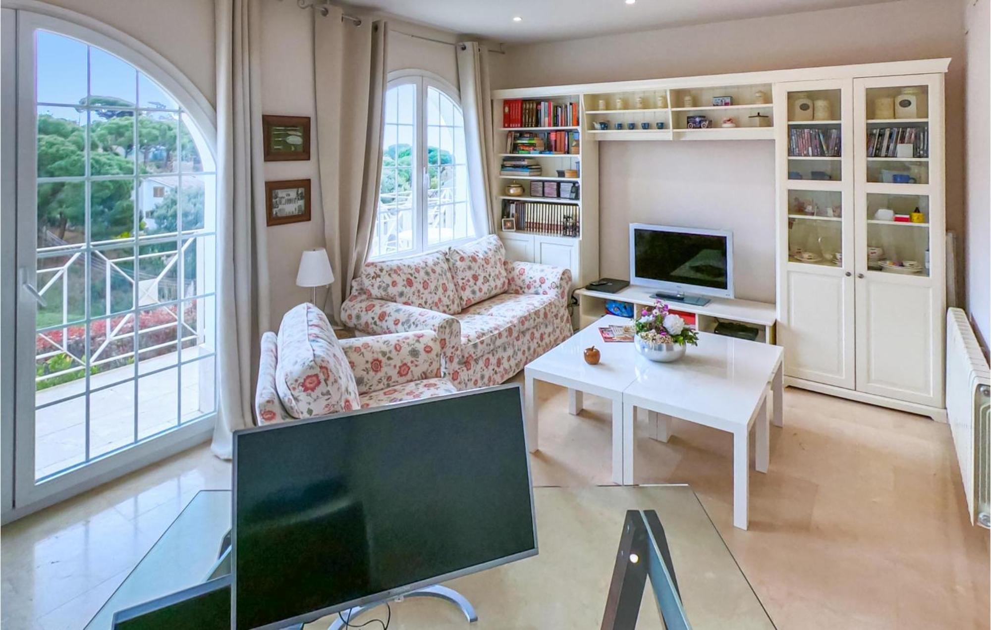 Nice Home In Cabrils With House A Mountain View Cambrils Exterior foto