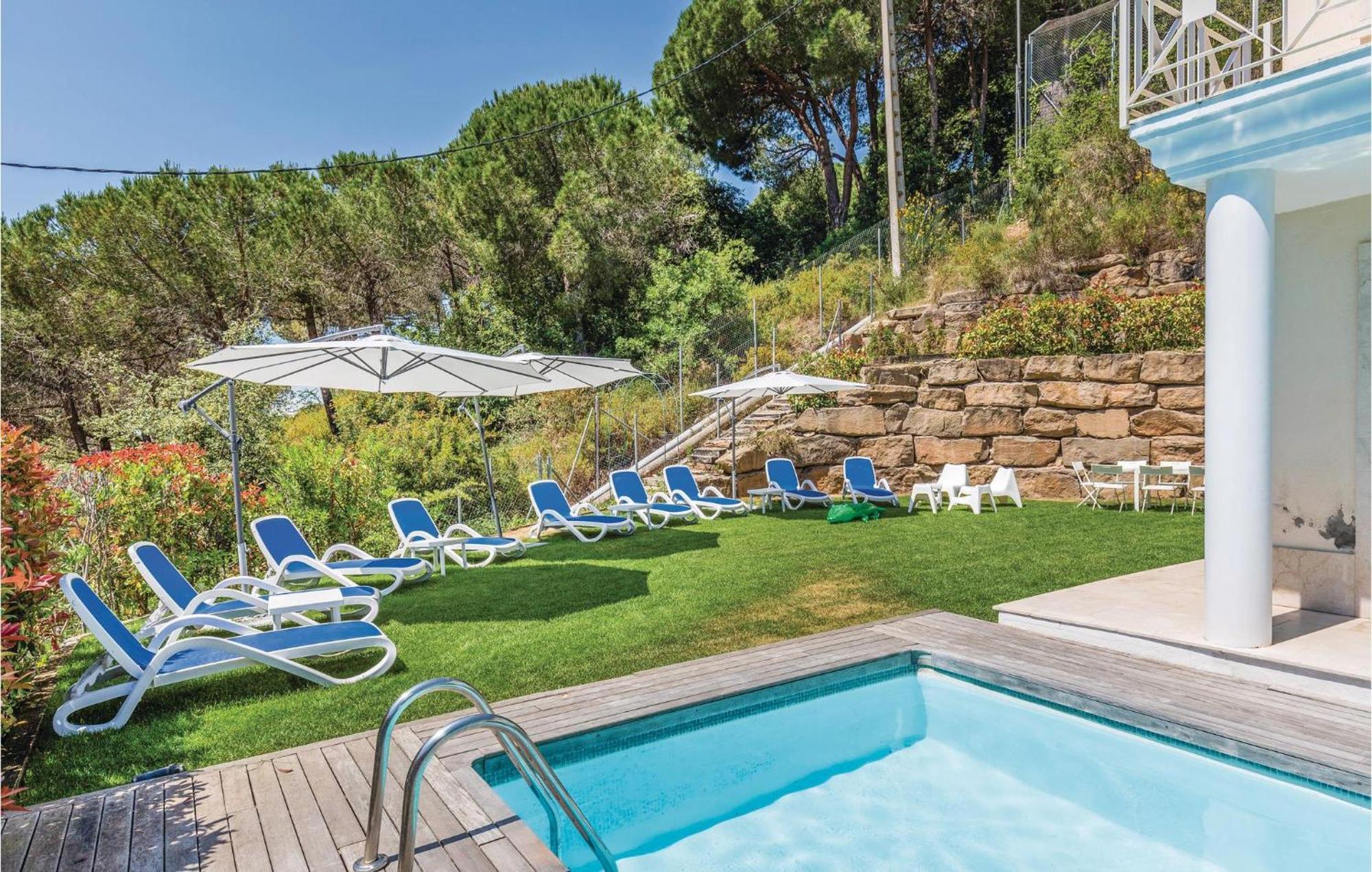 Nice Home In Cabrils With House A Mountain View Cambrils Exterior foto