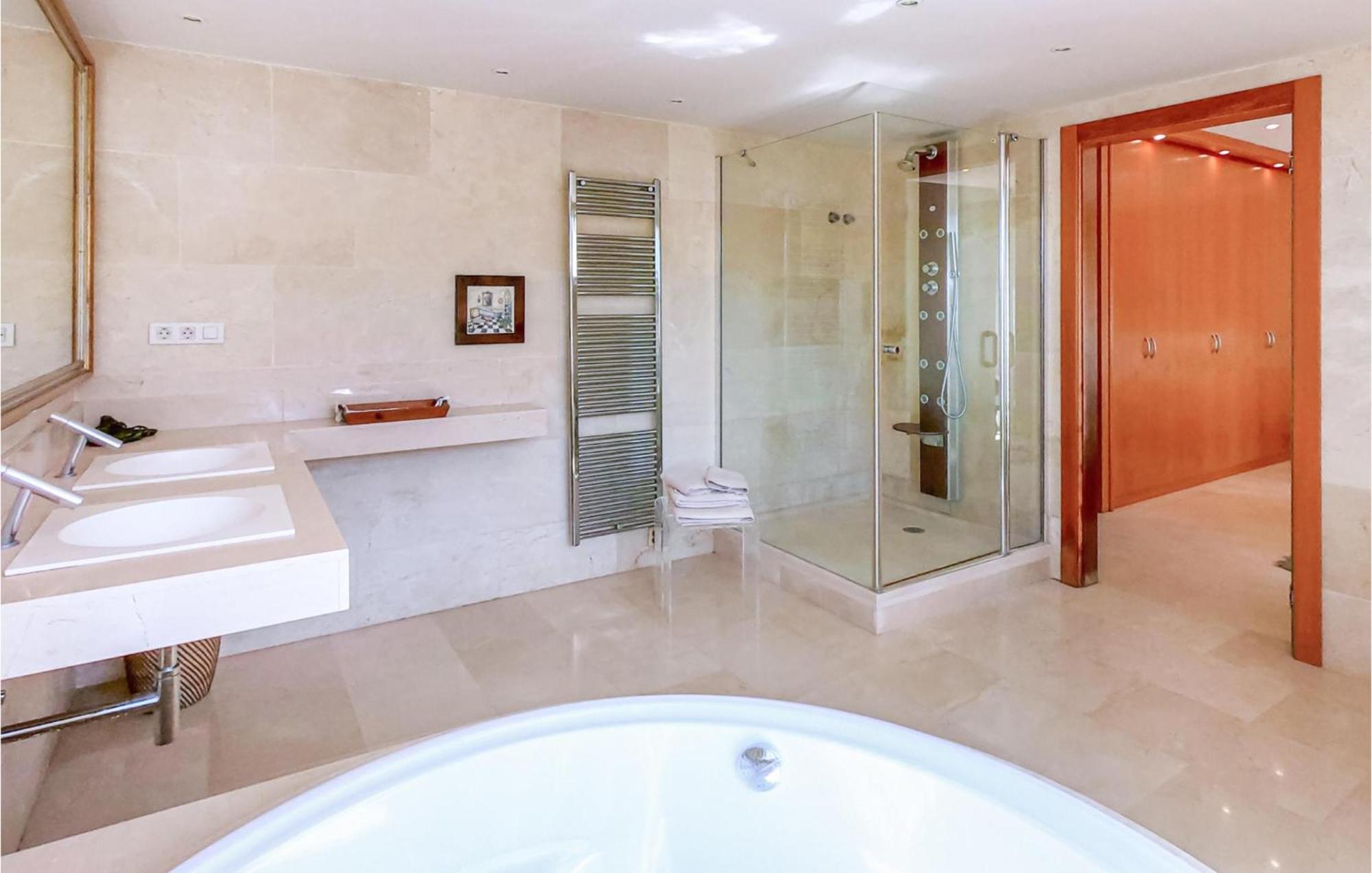 Nice Home In Cabrils With House A Mountain View Cambrils Exterior foto