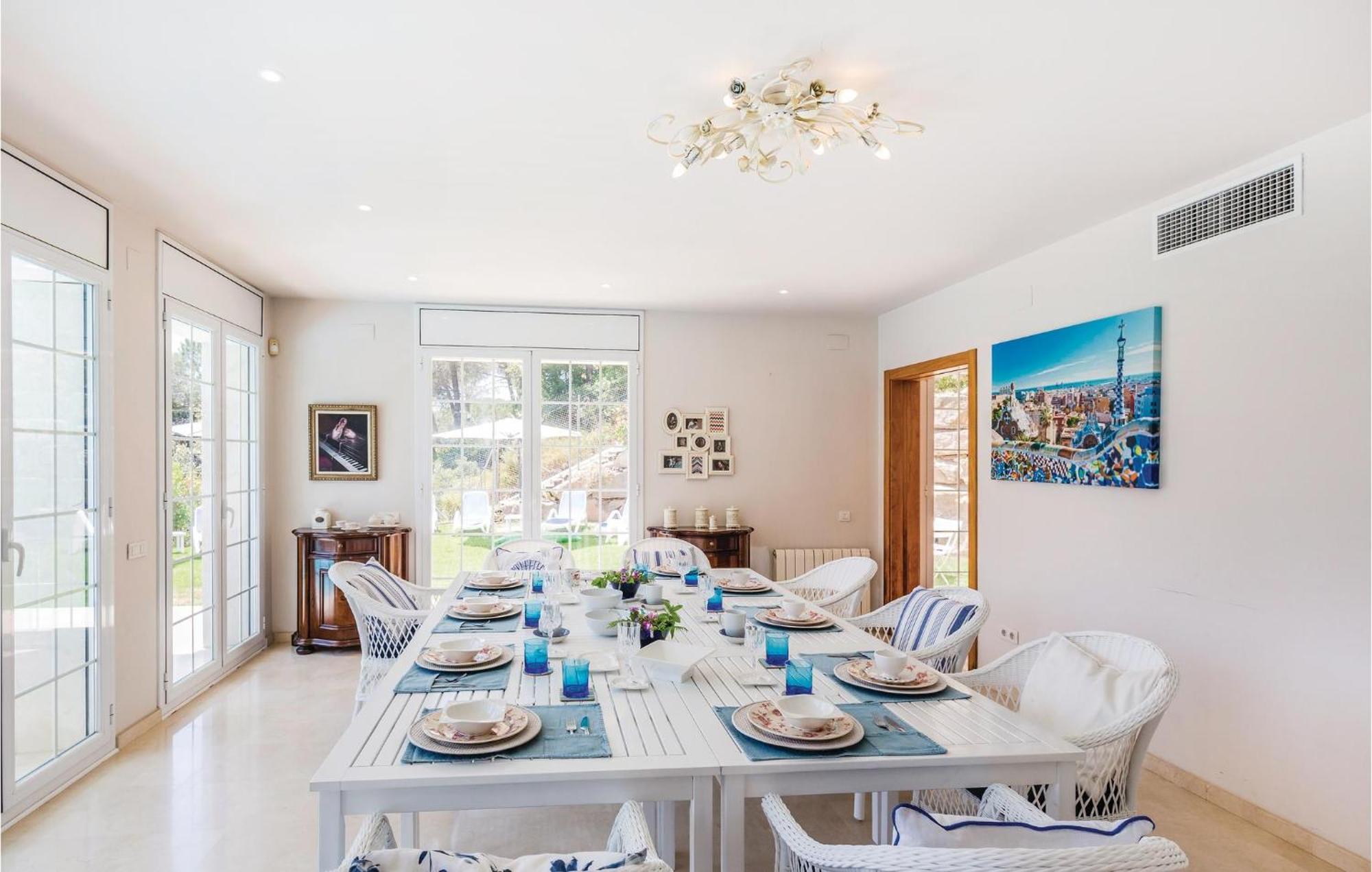 Nice Home In Cabrils With House A Mountain View Cambrils Exterior foto